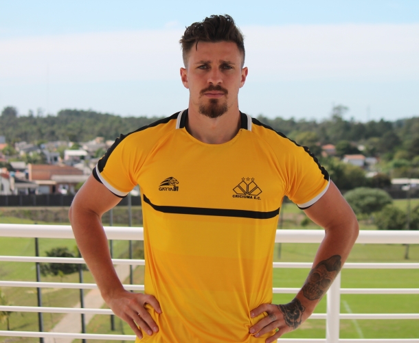 Henrique é o novo zagueiro do Tigre