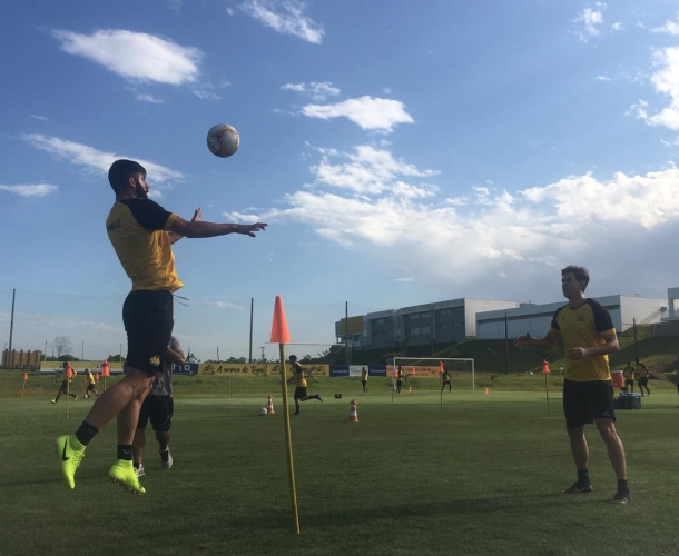 Intensidade elevada em treino físico no CT
