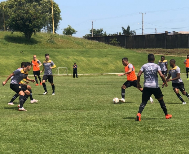 Intensidade elevada em treino tático no CT