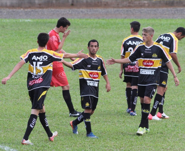Juvenil do Tigre aplica goleada