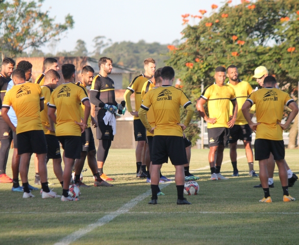 Lalo comanda trabalho técnico no CT