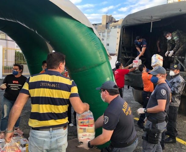 Mais de 6 toneladas de alimentos arrecadados