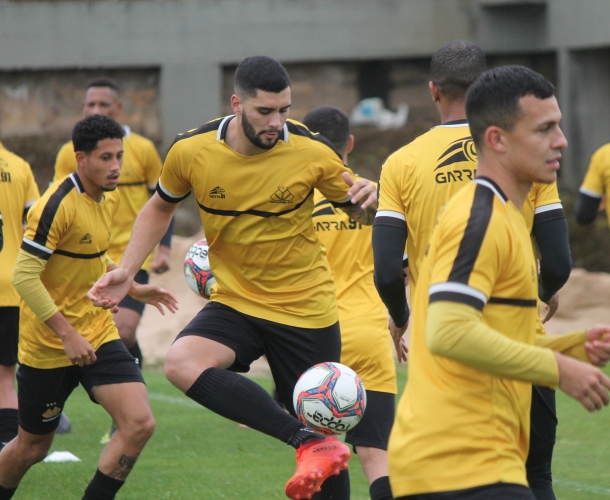 Manhã de reapresentação no CT do Tigre