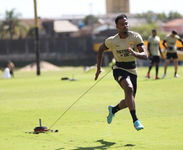 Manhã de treinamento físico, técnico e tático