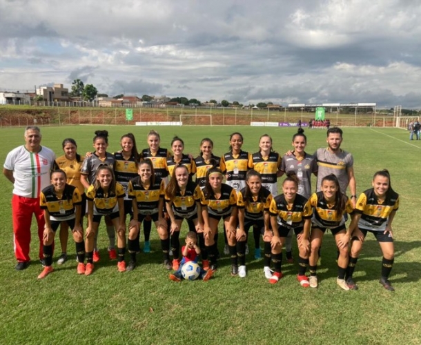 Meninas Carvoeiras aplicam 39x0 no JUBs