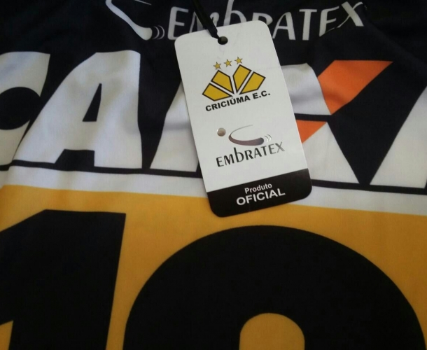 Novo uniforme com preço especial