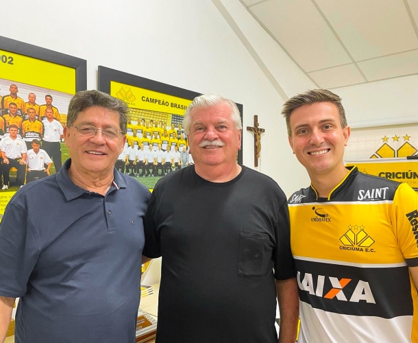 Parceiro histórico do Criciúma revive memórias durante visita especial 
