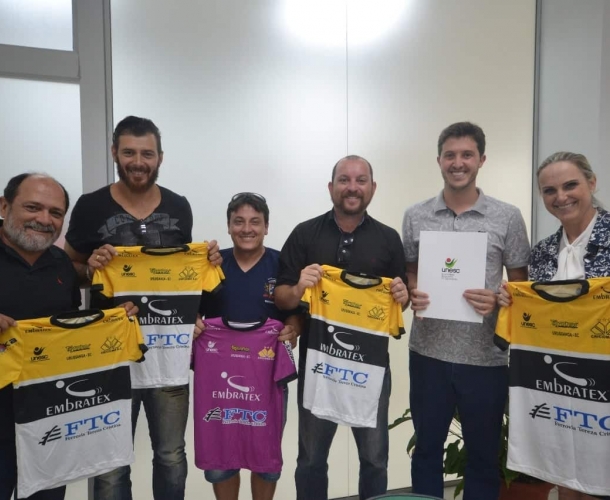 Passo de Torres assina convênio no Projeto Tigrinhos