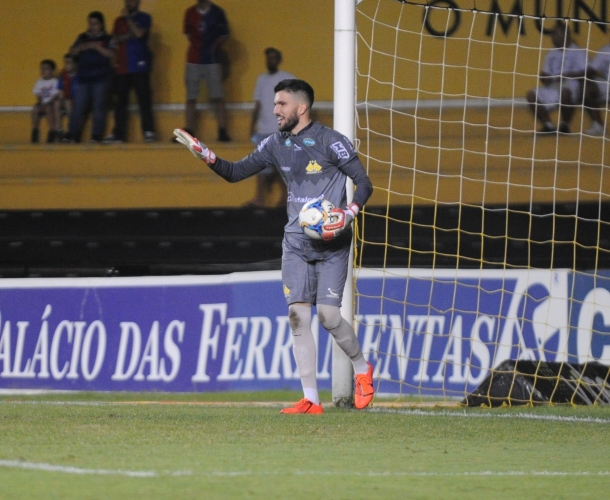 Paulo Gianezini renova com o Tigre