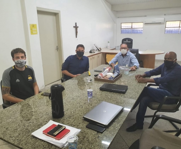 Presidente do Tigre recebe o diretor da Spieler Sports