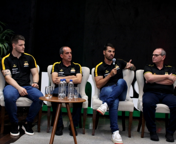 Profissionais do clube participam de aula inaugural na Unesc