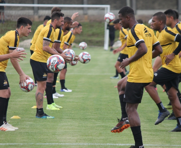 Reapresentação após a vitória e foco no clássico