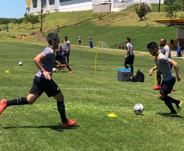 Reapresentação e início de preparação para o próximo jogo