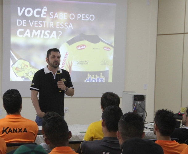 Reunião para definir diretrizes do grupo tricolor