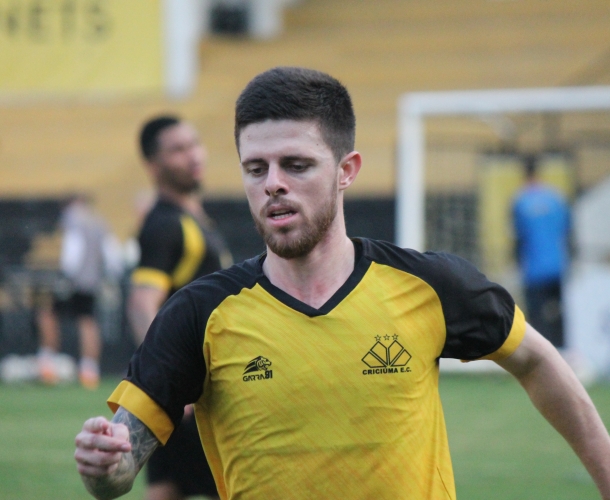 Roberto Cavalo comanda treinamento coletivo no HH