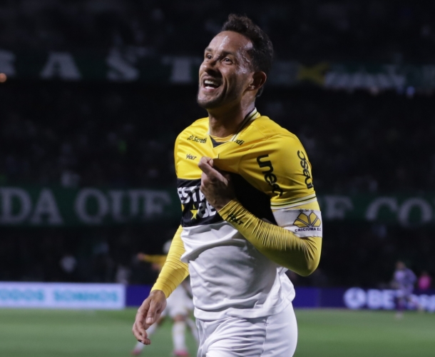 Rodrigo é escolhido o melhor zagueiro da Série B