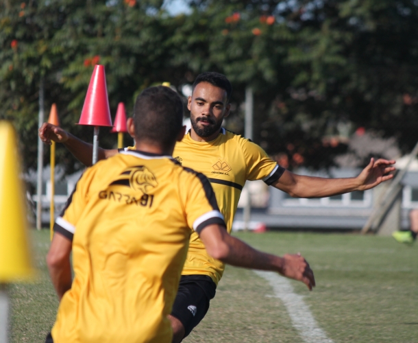 Sábado de treinamento em dois períodos
