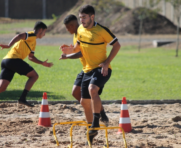 Sábado de treinamento físico na areia