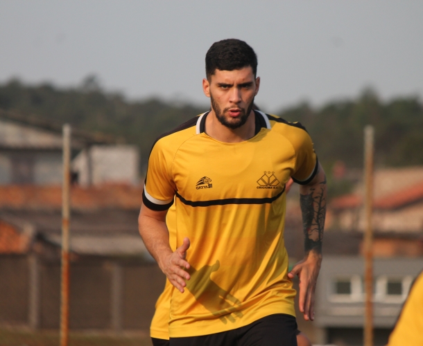 Sexta-feira de treinamento intenso no CT
