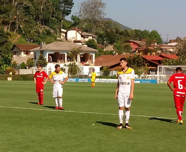 Sub-13 enfrenta o Palmeiras na semifinal