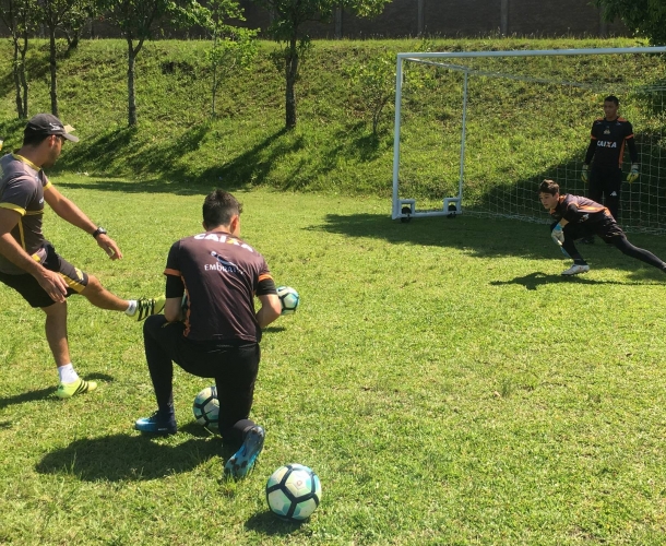 Sub-15 duela com o Avaí na semifinal