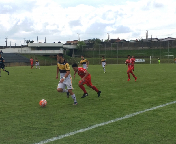 Sub-15 e Sub-17 decidem as semifinais do Catarinense