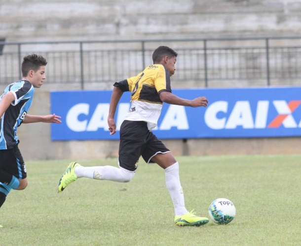 Sub-15 e Sub-17 fazem teste contra o Grêmio
