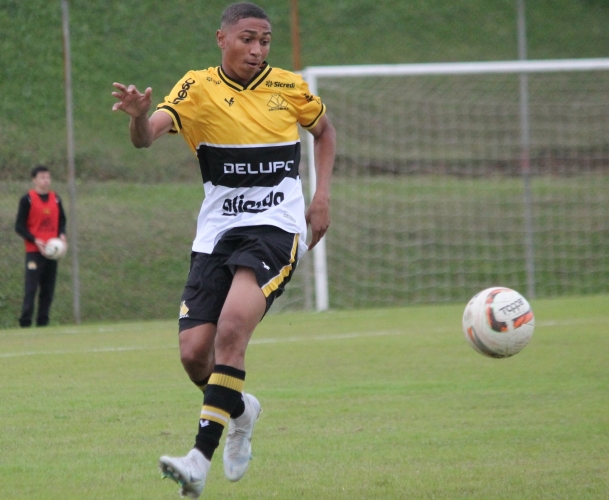 Sub-15 empata e Sub-17 vence na ida das quartas de final