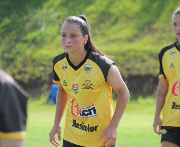 Sub-16 se prepara para a estreia no Brasileiro Feminino