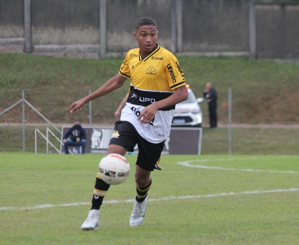 Sub-17 está nas semifinais da Copa SC