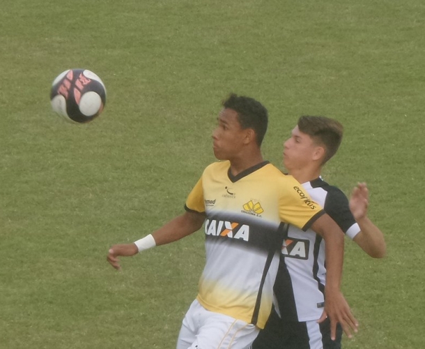 Sub-17 vence mais uma no Catarinense