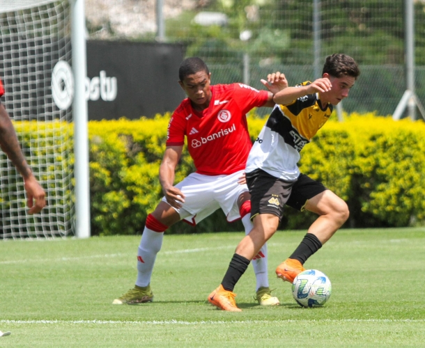 Sub-17 vence o Internacional em amistoso 