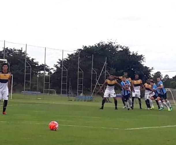  Criciúma e Grêmio empatam em amistoso