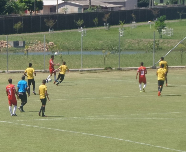 Sub-20 vence jogo treino no CT