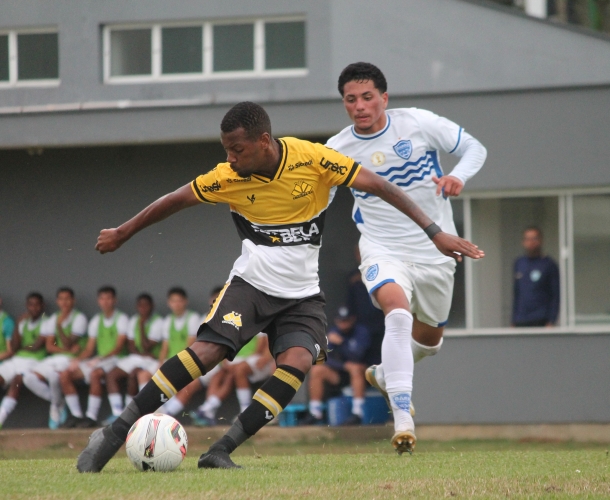 Sub-20 vence o Barra e segue líder do Catarinense