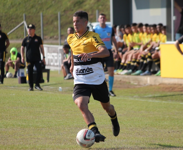 Sub-20 vence o Hercílio Luz no CT