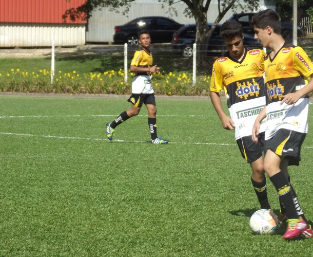 Sub-15 encara o Avaí na semifinal do Estadual