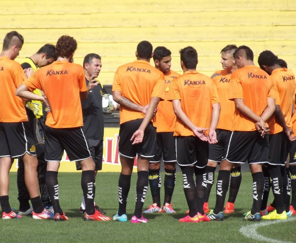 Sub-20 em busca do 14º título do Catarinense
