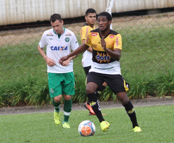 Sub-20 perde para a Chapecoense