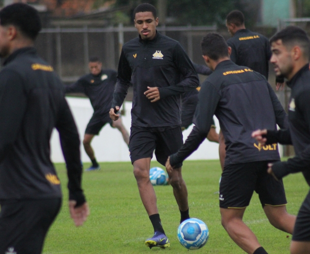 Tarde de reapresentação no CT do Tigre