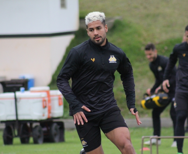 Tarde de treino físico no CT