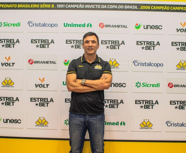 Técnico Zé Ricardo é apresentado oficialmente