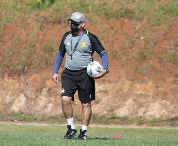 Tencati comanda trabalho técnico e tático
