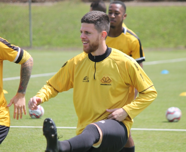 Tencati comanda treino tático no CT