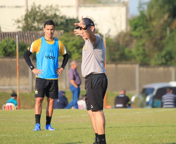 Tencati comanda treino tático