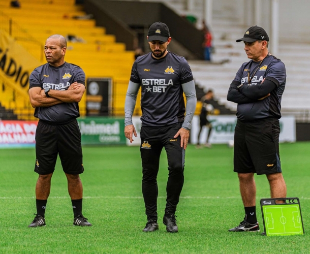 Tencati faz treinamento tático no HH