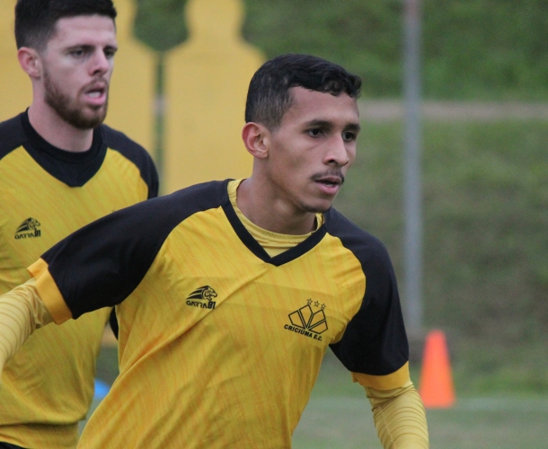 Terça-feira de treino técnico e força no CT