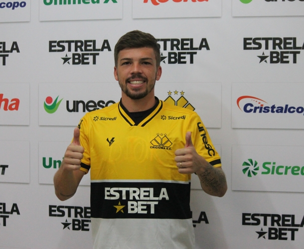 Tigre apresenta oficialmente o atacante Júlio César 