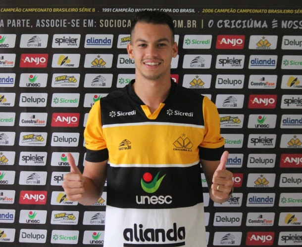 Tigre apresenta oficialmente o zagueiro Zé Marcos