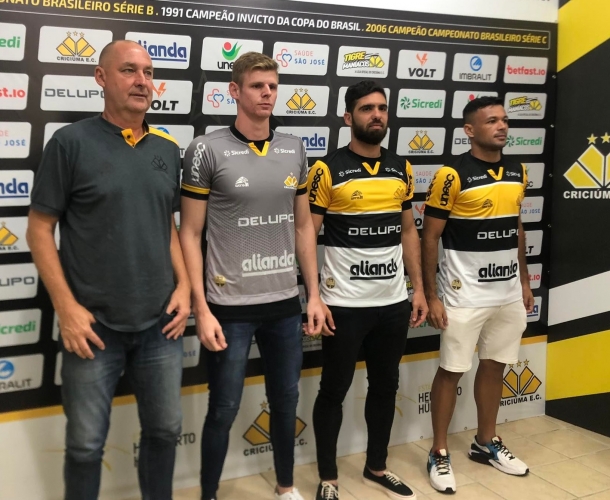 Tigre apresenta oficialmente três novos atletas